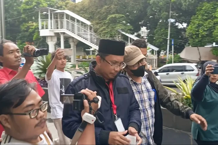 Bupati Sidoarjo Diperiksa...