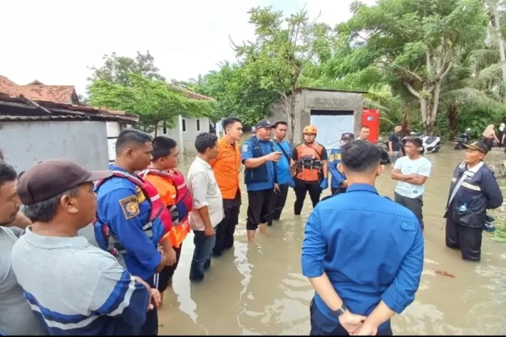 Curah Hujan Tinggi,...