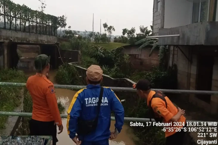 Kali di Bogor Meluap,...