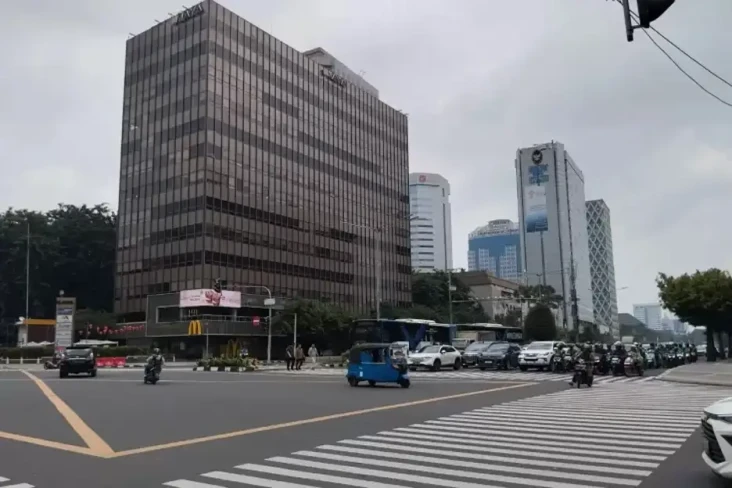 Prakiraan Cuaca Jakarta...