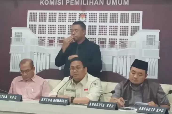 Bawaslu Minta KPU Hentikan...