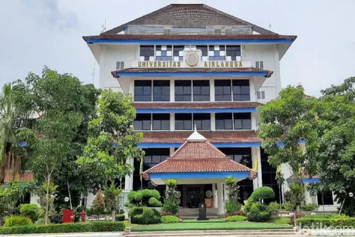Universitas Airlangga...