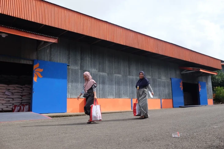 Pasokan Beras Seret,...