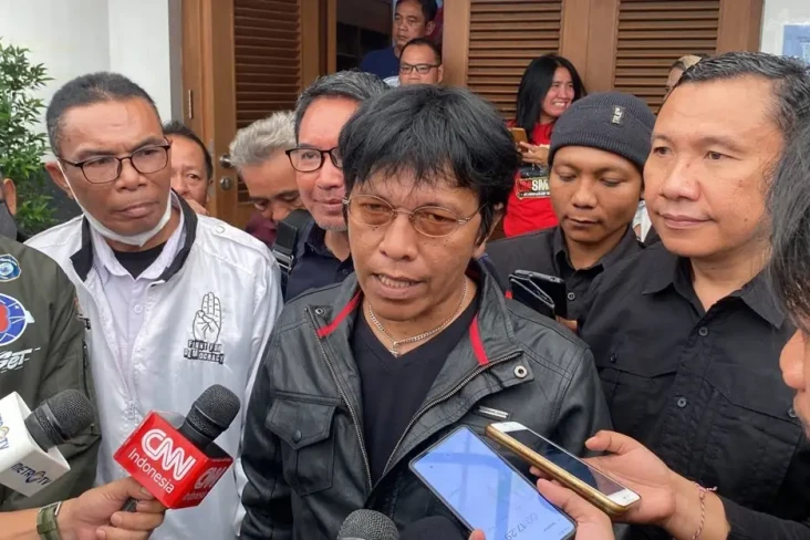 Adian Sebut Kubu 01...