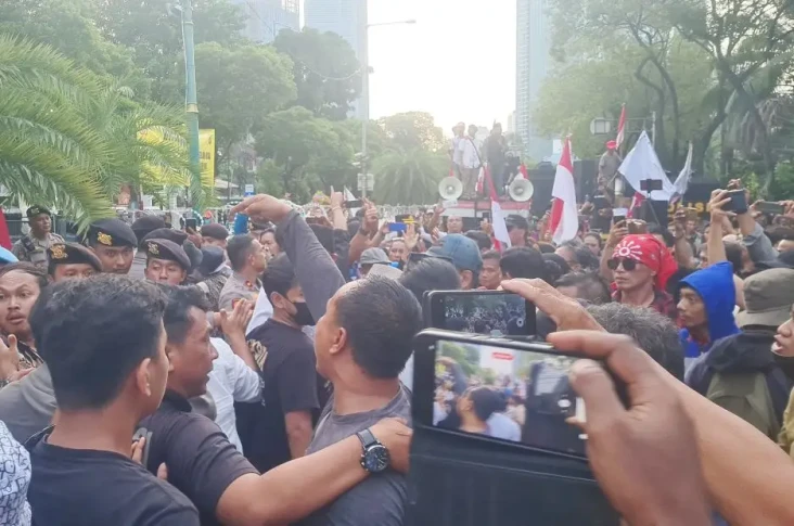 Sebelum Bubar, Massa...