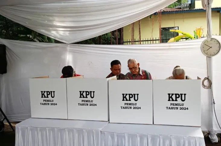 Ikut Pencoblosan Ulang,...