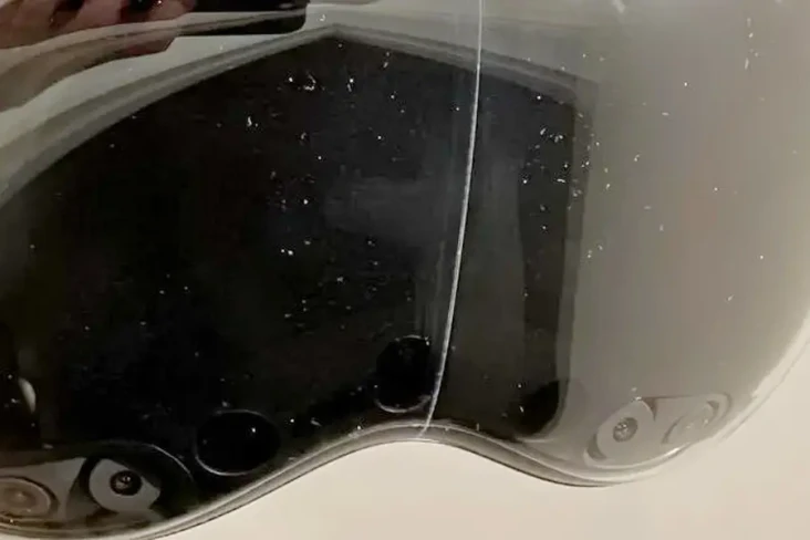 Misteri Retakan di Headset...