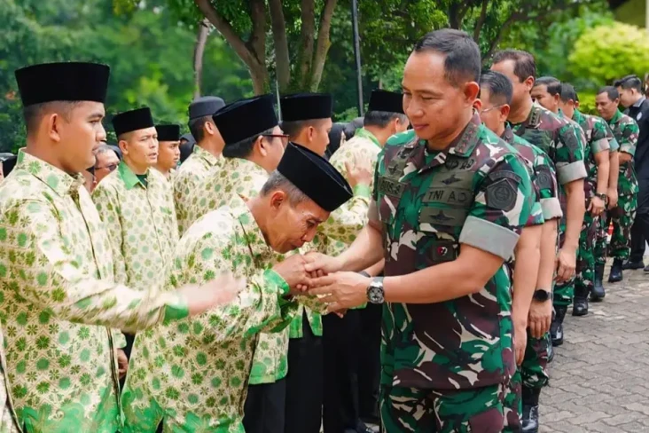 Panglima TNI Lepas 285...