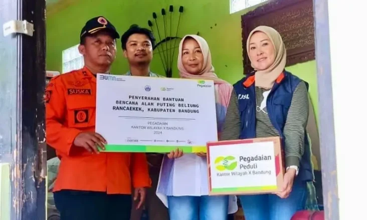 Pegadaian Salurkan Bantuan...