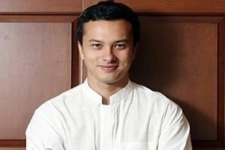 5 Transformasi Nicholas...