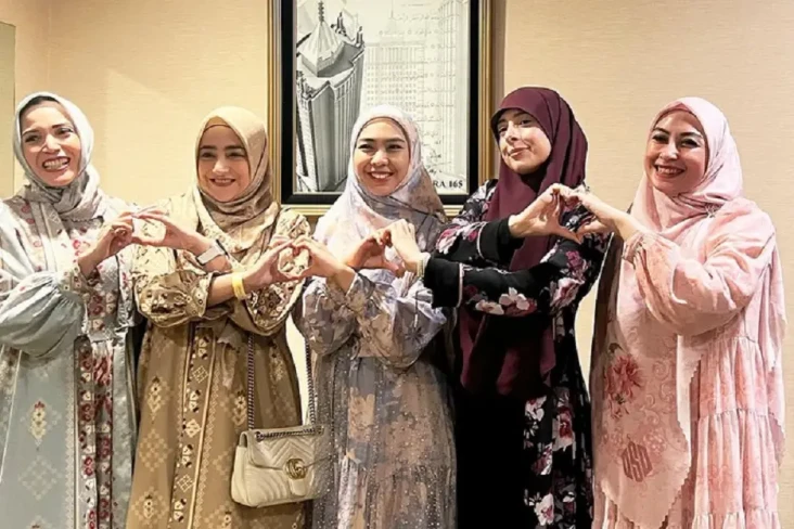 Banyak Artis Serius...