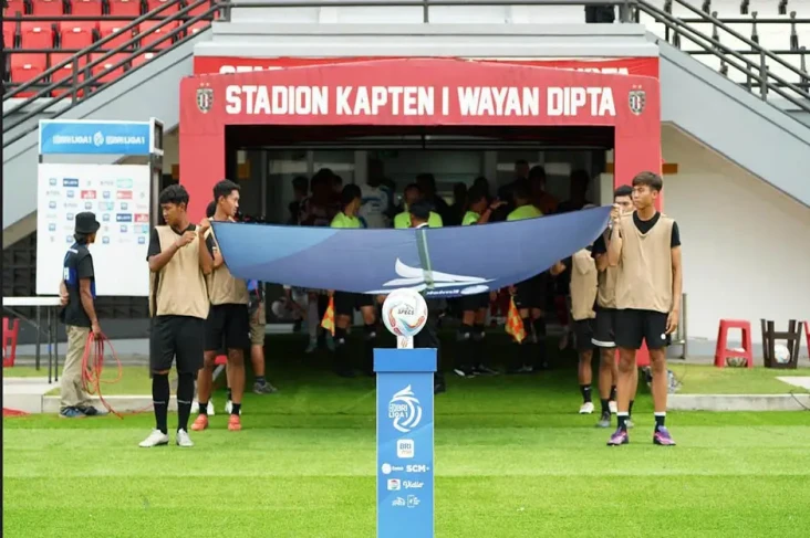 Panpel Arema FC Larang...