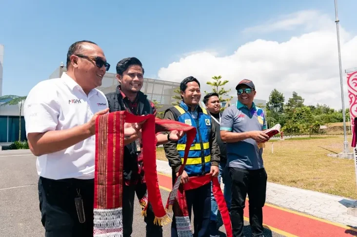 Tiba di Silangit, Pembalap...