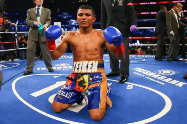 Roman Gonzalez sang...