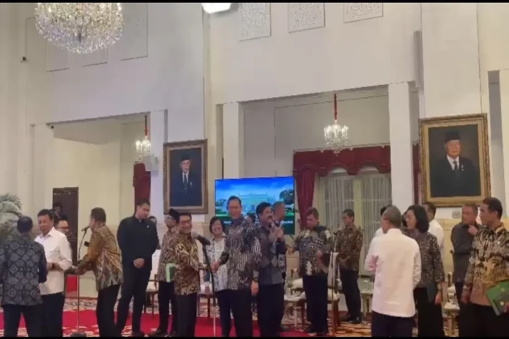 Momen AHY - Moeldoko...