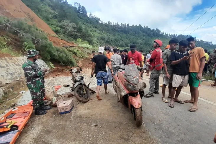 BNPB Imbau Warga Sekitar...