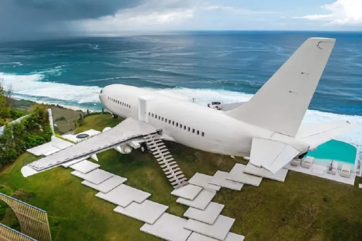 Keren, Jet Boeing 737...