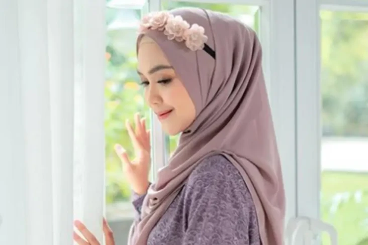 Lagi Proses Cerai, Ria...