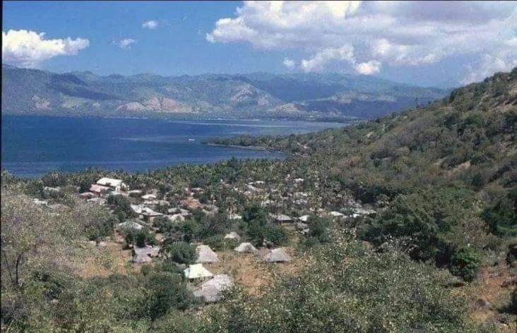 Gunung Ile Lewotolok...