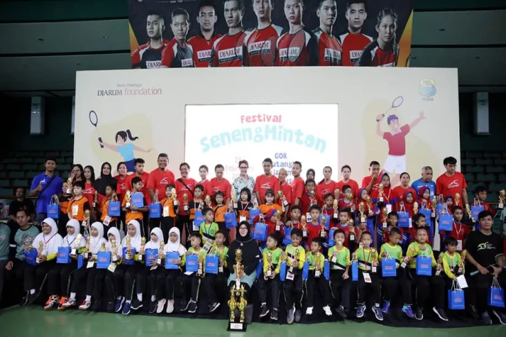 Pengkab PBSI Kudus Kenalkan...