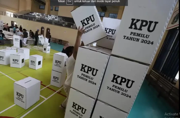Tanggapi Sirekap KPU,...