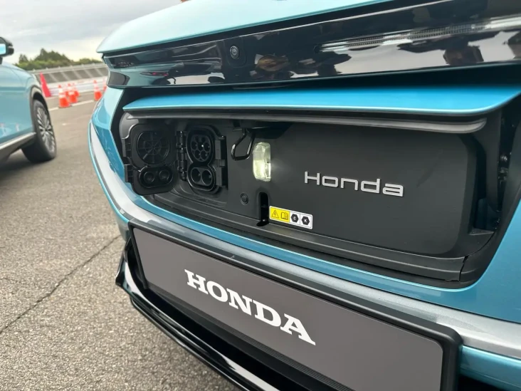 Perlukah Mobil Hybrid...