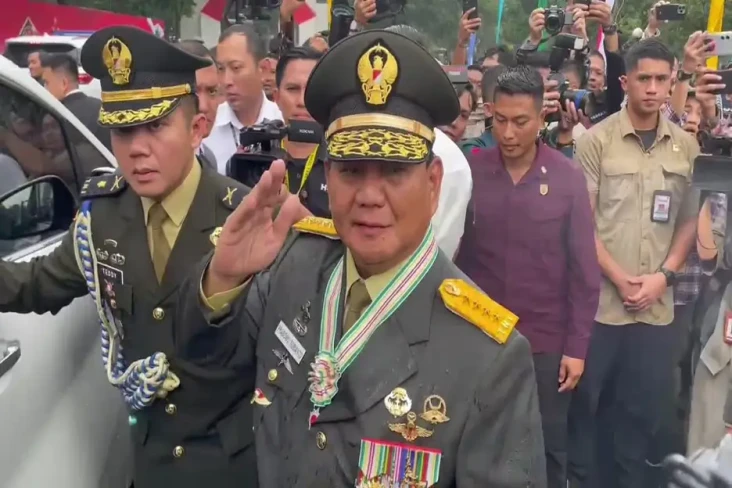 Pemberian Jenderal Kehormatan...