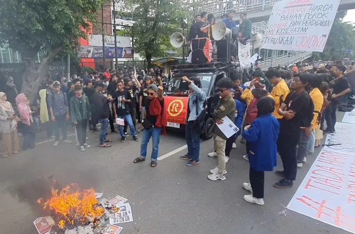 Suarakan Pemakzulan...