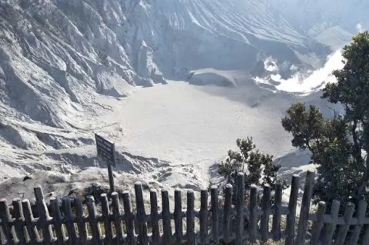 Gunung Tangkuban Parahu...