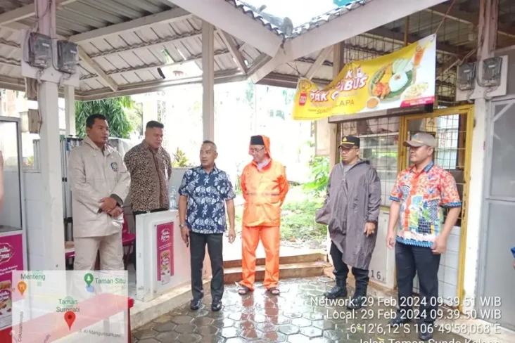 Pengelola Masjid Sunda...