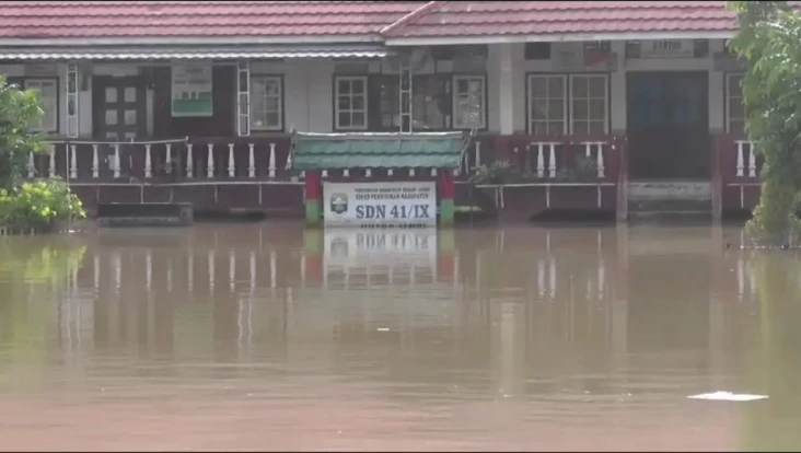 Banjir Terjang Muarojambi,...
