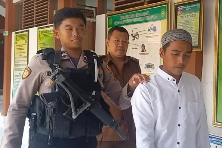 Tok! Pembunuh Dosen...