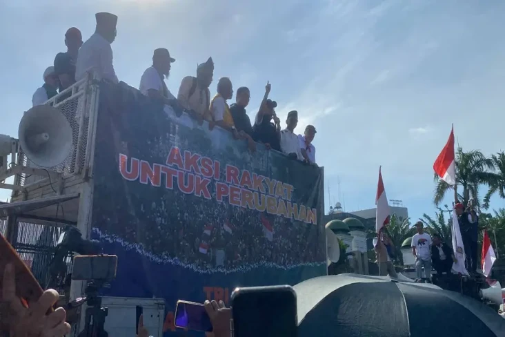 Orasi dalam Unjuk Rasa...