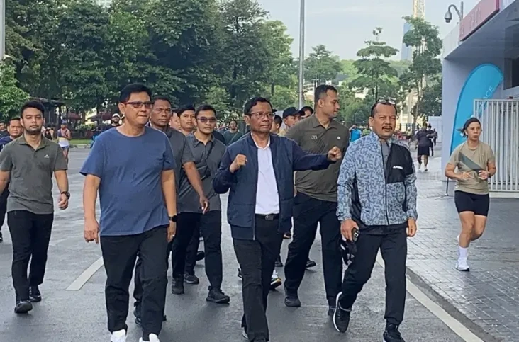 Joging di GBK, Mahfud...