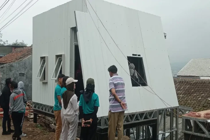 Rumah Reflektif Surya...