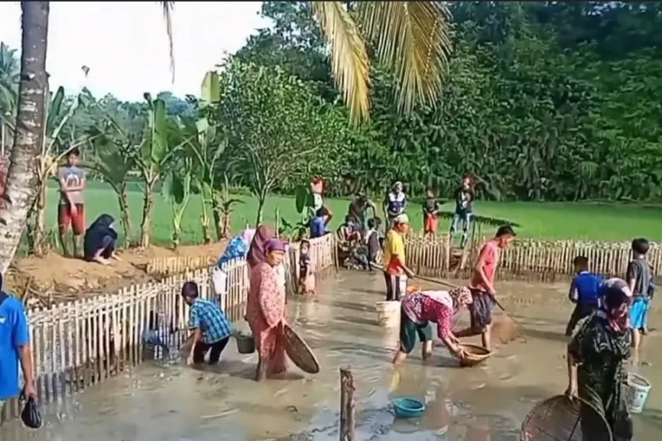 Tradisi Unik Ngagubyag...