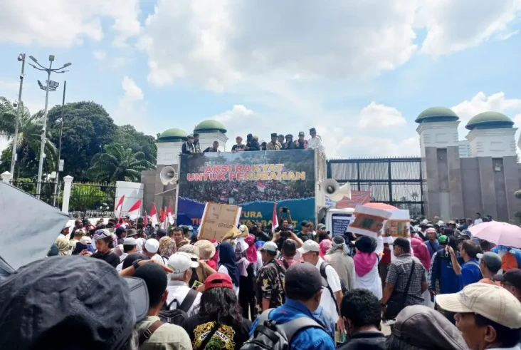 Demo Dukung Hak Angket...