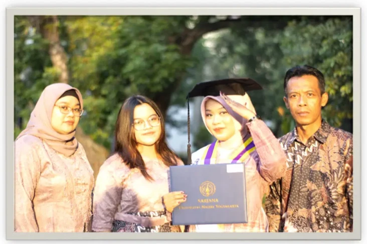 Sosok Ega Ayu, Peraih...