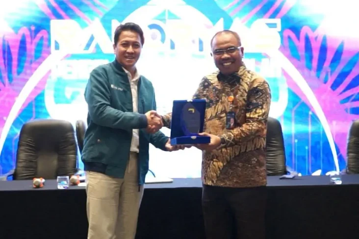 Penuhi Target Penjualan...