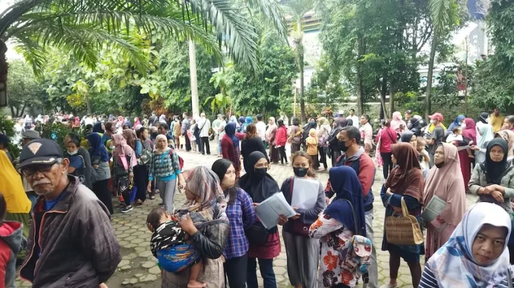 Ratusan Warga Malang...