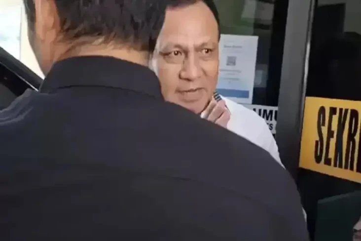 Firli Bahuri Belum Ditahan,...