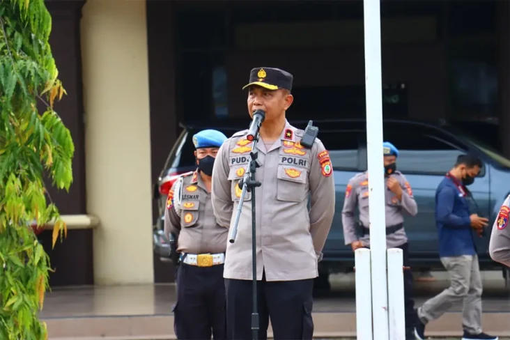 Profil Kepala dan Wakil...