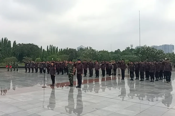 Peringati HUT ke-21,...
