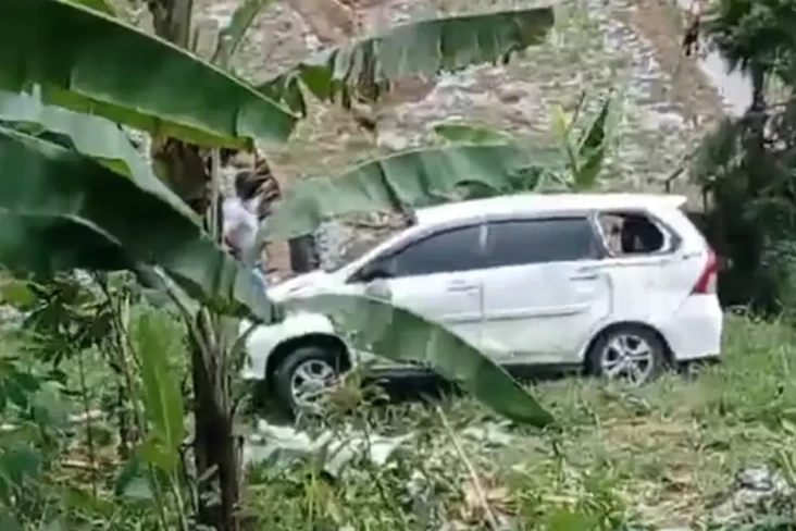 Kecelakaan Tunggal,...