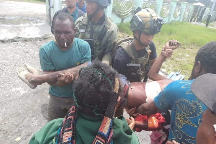 Kontak Tembak TNI vs...
