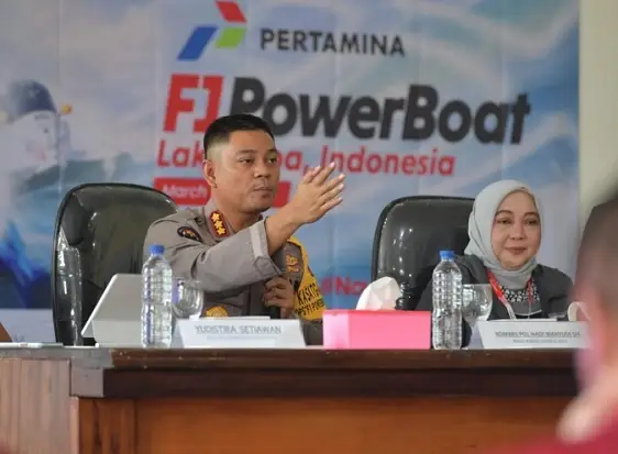 Polda Sumut Berikan...
