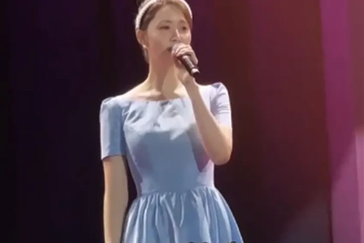 Yoona SNSD Nyanyi Lagu...