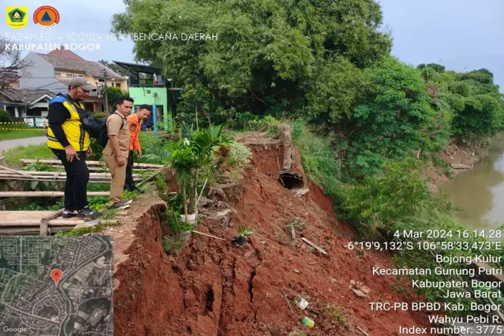 Bantaran Sungai Cileungsi...