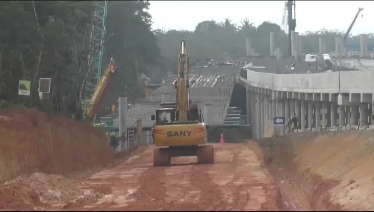 Proyek Jalan Tol Baleno...