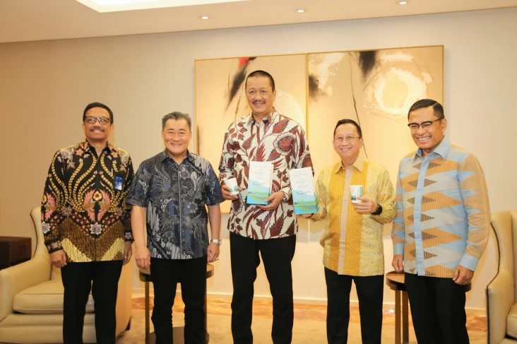 Garuda Indonesia dan...